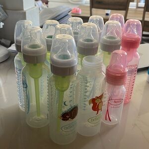Dr. Brown’s Narrow bottles + Munchkin basket . 12x 8oz bottles and 1x 4oz bottle